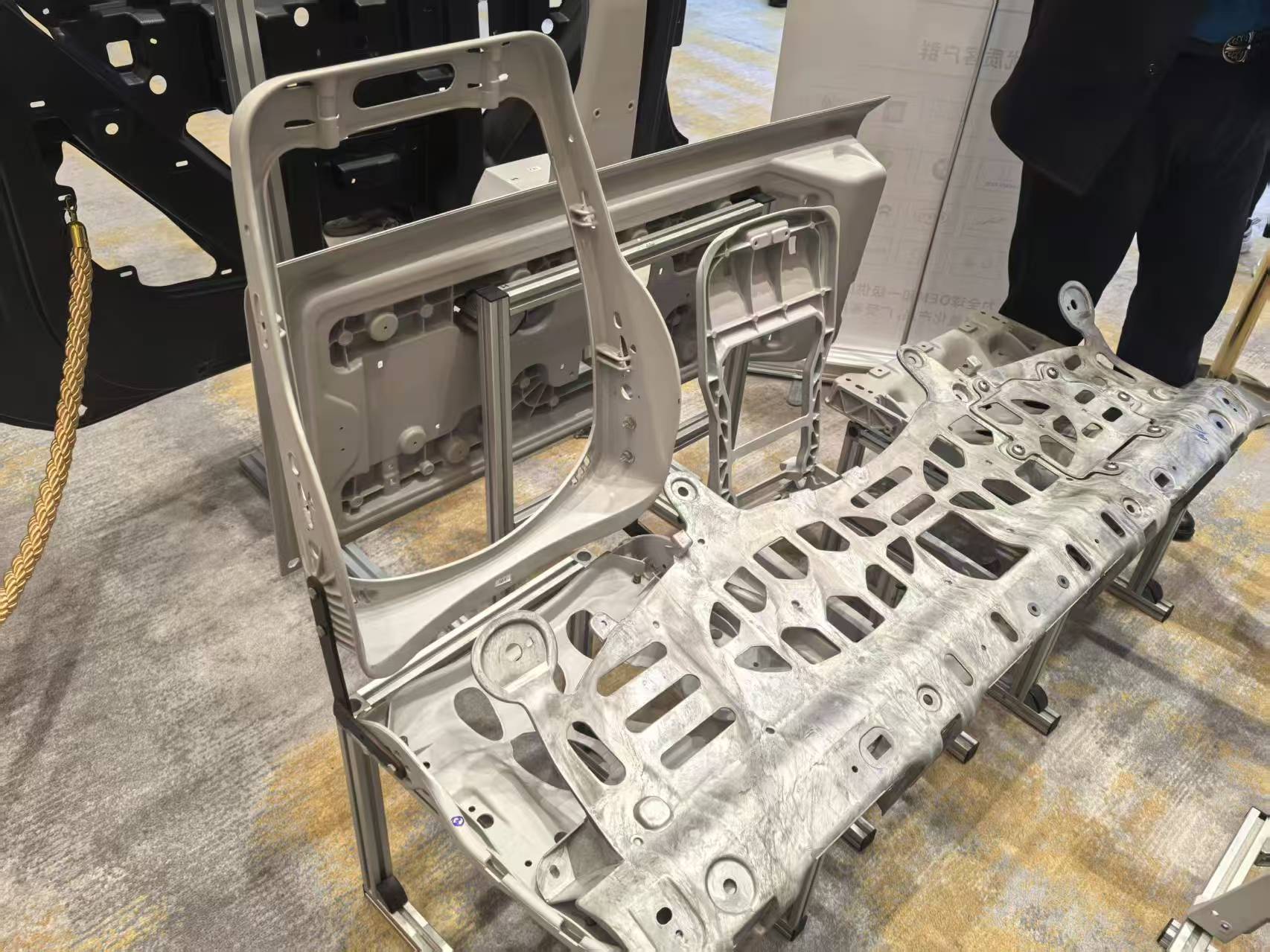 壓鑄脫模劑100問（48）鎂合金高壓壓鑄中模具溫度控制的核心要求是什么？如何實現(xiàn)？對于脫模劑的要求是什么？